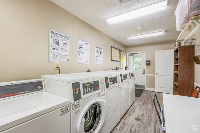Laundry Center - Gatewood Village