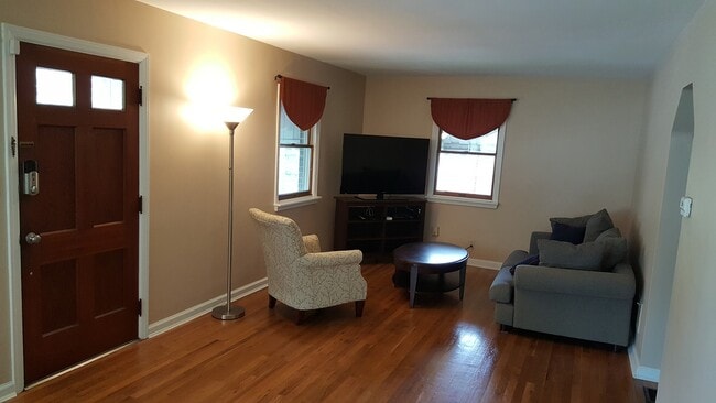 Photo - 31 E Lakeside Ave