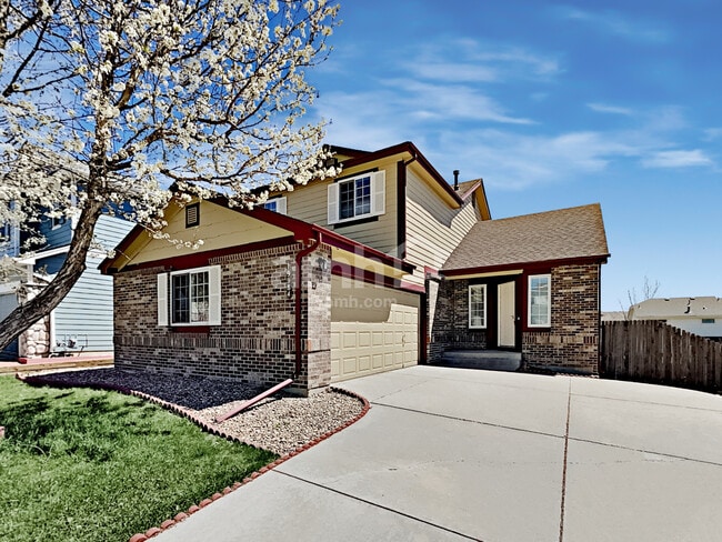 Building Photo - 19984 E Lasalle Dr