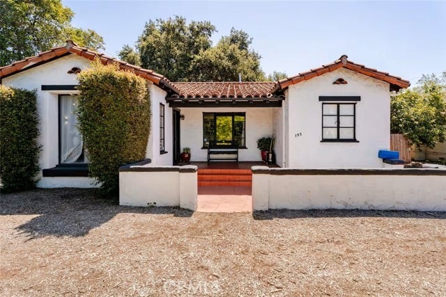 Building Photo - 1574 N Orange Grove Ave