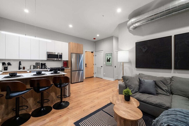 Building Photo - 6044 N Winthrop Ave Unit ID1359788P