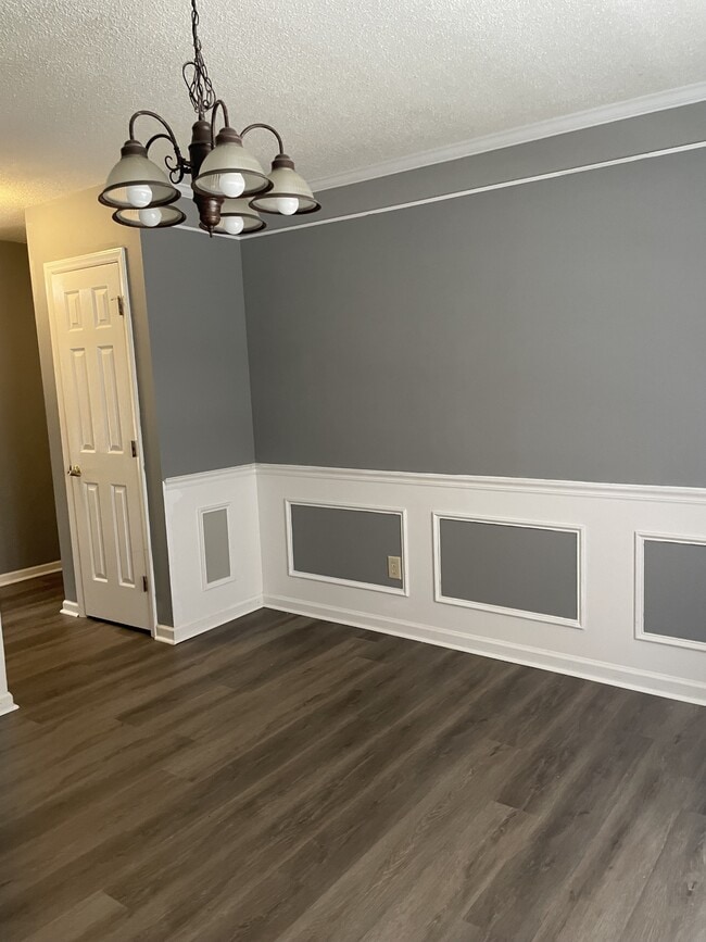 Photo - 11901 Henderson Hill Rd