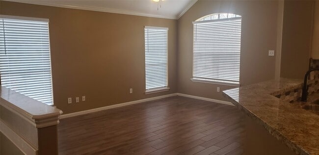 Photo - 222 Canterbury Dr