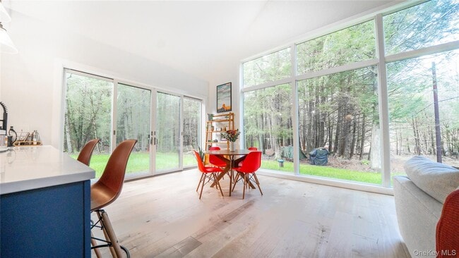 Photo - 102 Rider Hollow Rd