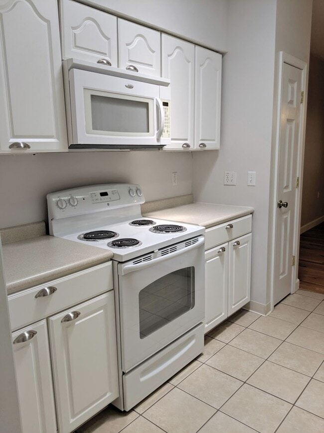 Photo - Rental-Beautiful West Asheville Home! **UTILITES INCLUDED**