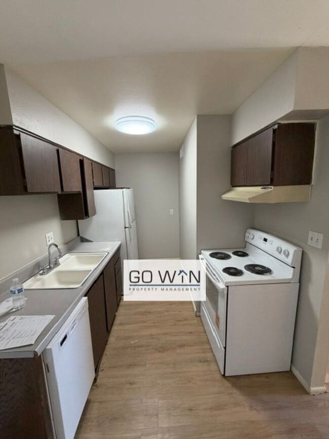 Building Photo - 1111 E Butler Dr Unit B