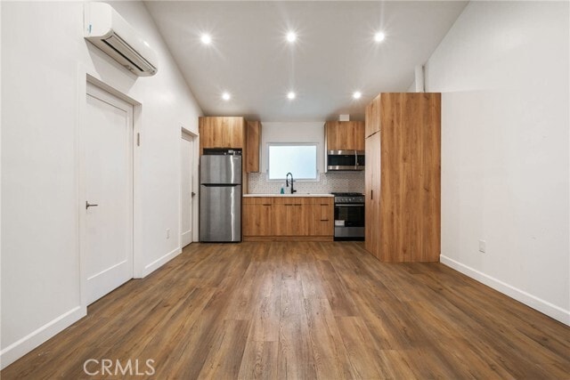 Building Photo - 6617 Farralone Ave Rental