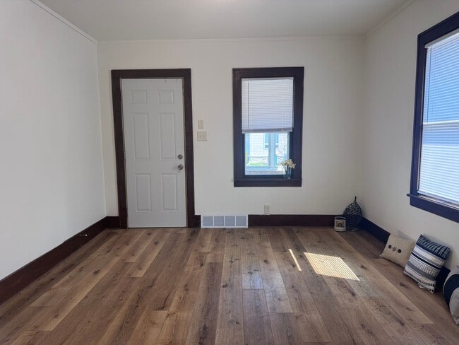 Photo - 60 W Cotton St