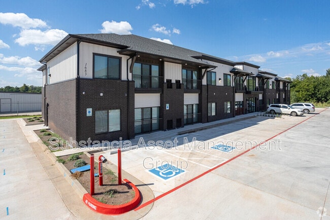Photo - 1653 Midtown Pl