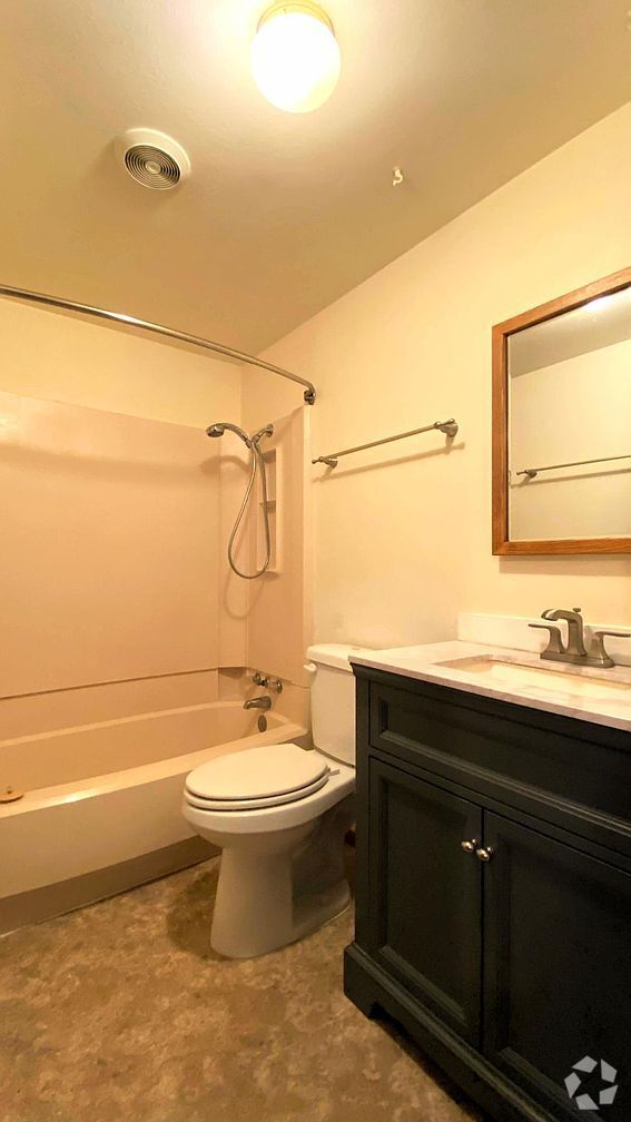 Building Photo - 2014 Queen Anne Pl Rental