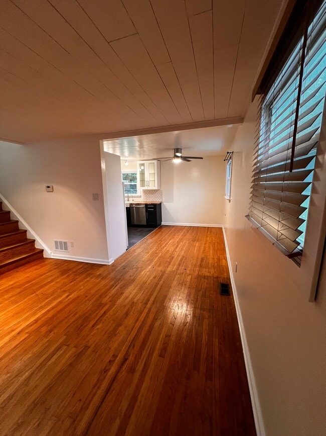 Photo - 736 Cedar Dr