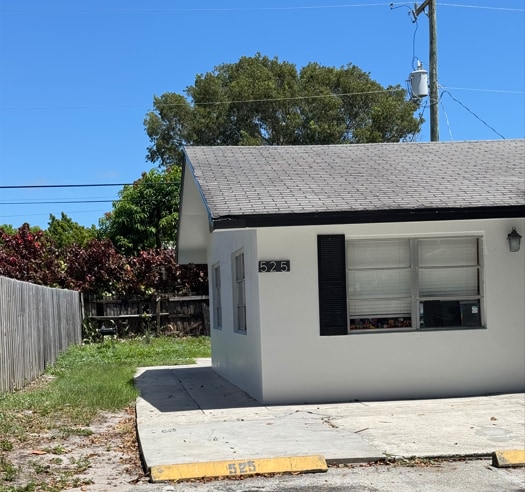 Photo - 523 50th St