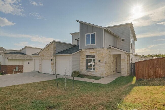 11308 Charger Wy