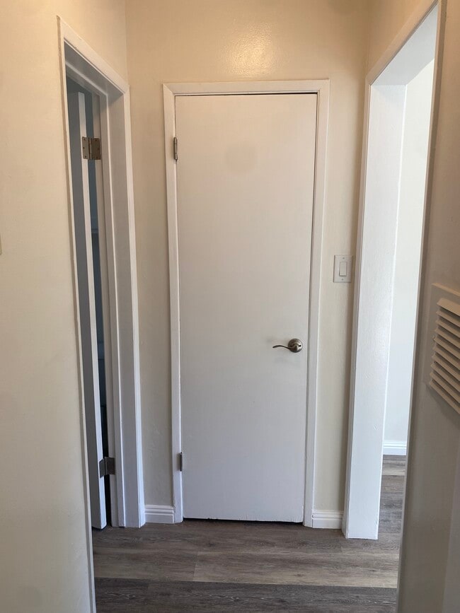 Mar Vista-Palms Apartments