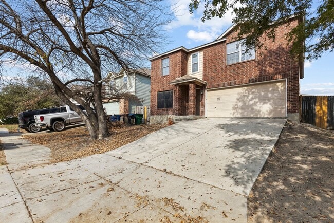 Building Photo - Stylish & Spacious 4-Bedroom Home