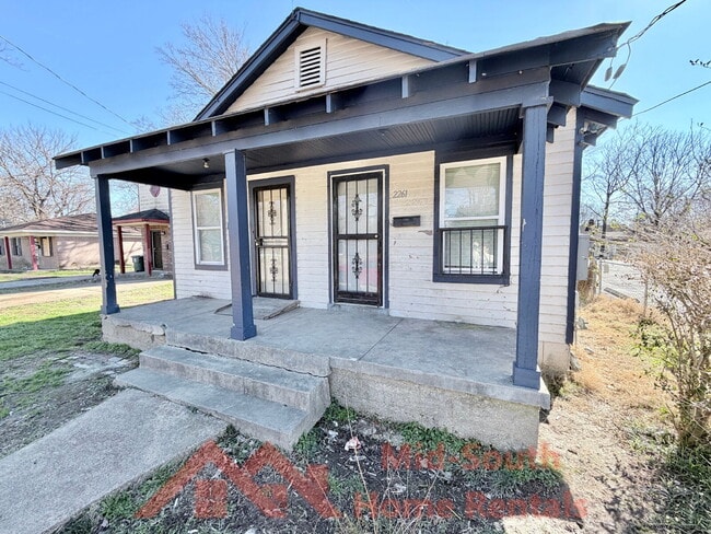 Photo - 2263 Hunter Ave