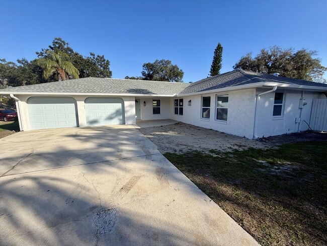 Building Photo - 725 Merrimac Dr