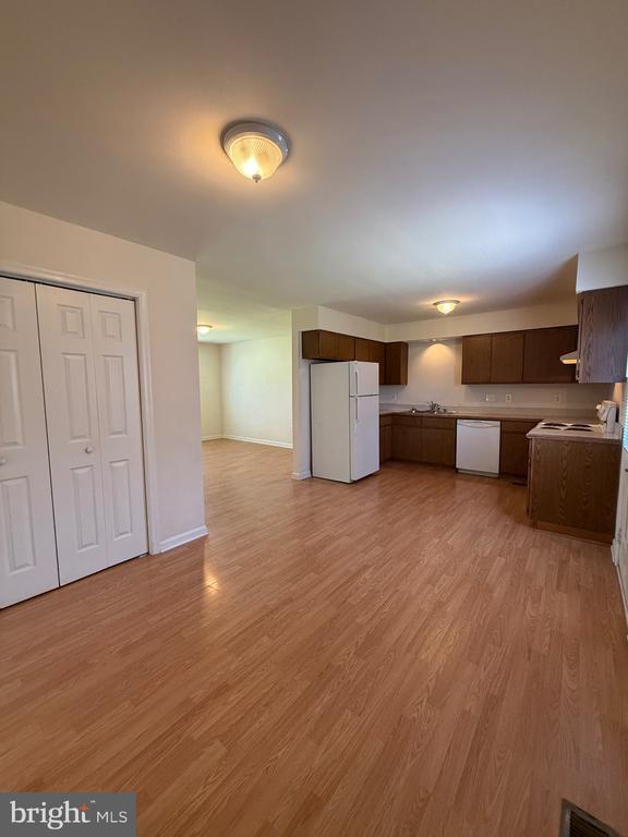 Photo - 7112 Sharon Rd