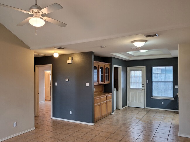 2502 Cervantes Ave Unit 4