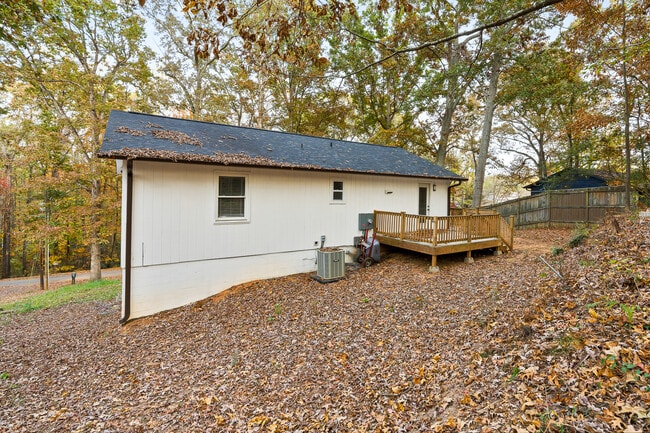 Photo - 1021 Lakewood Dr