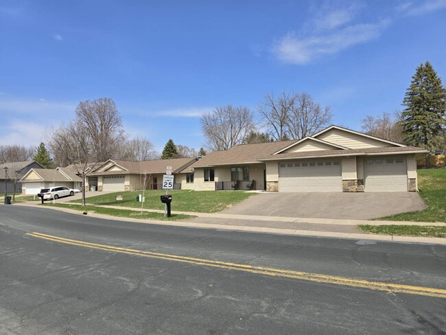 Building Photo - 171 W Cemetery Rd Rental