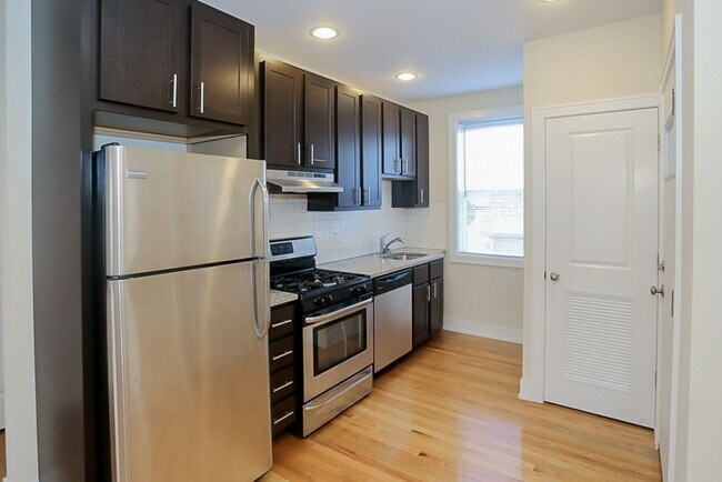 Photo - 1921 W Winona St Unit 1