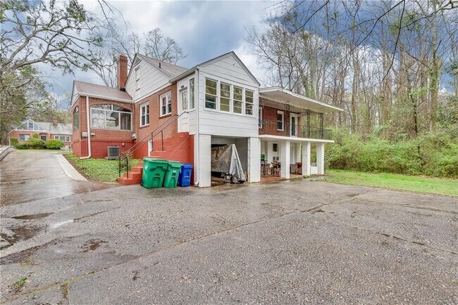 Photo - 1287 Eastland Rd SE