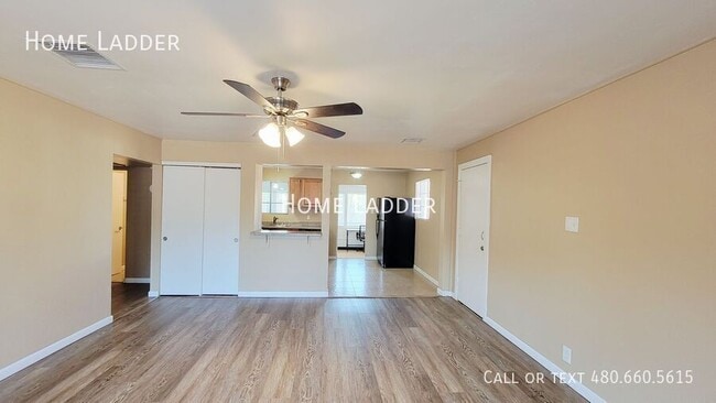 Photo - 2226 E Mitchell Dr