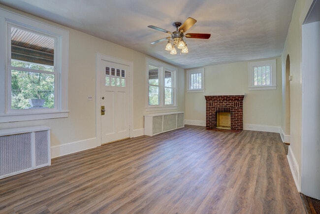 Photo - 1414 Hamilton Terrace SE