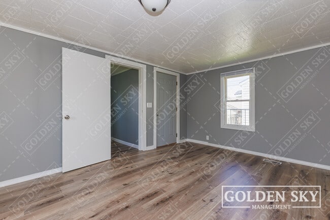 Photo - 113 E 1st St
