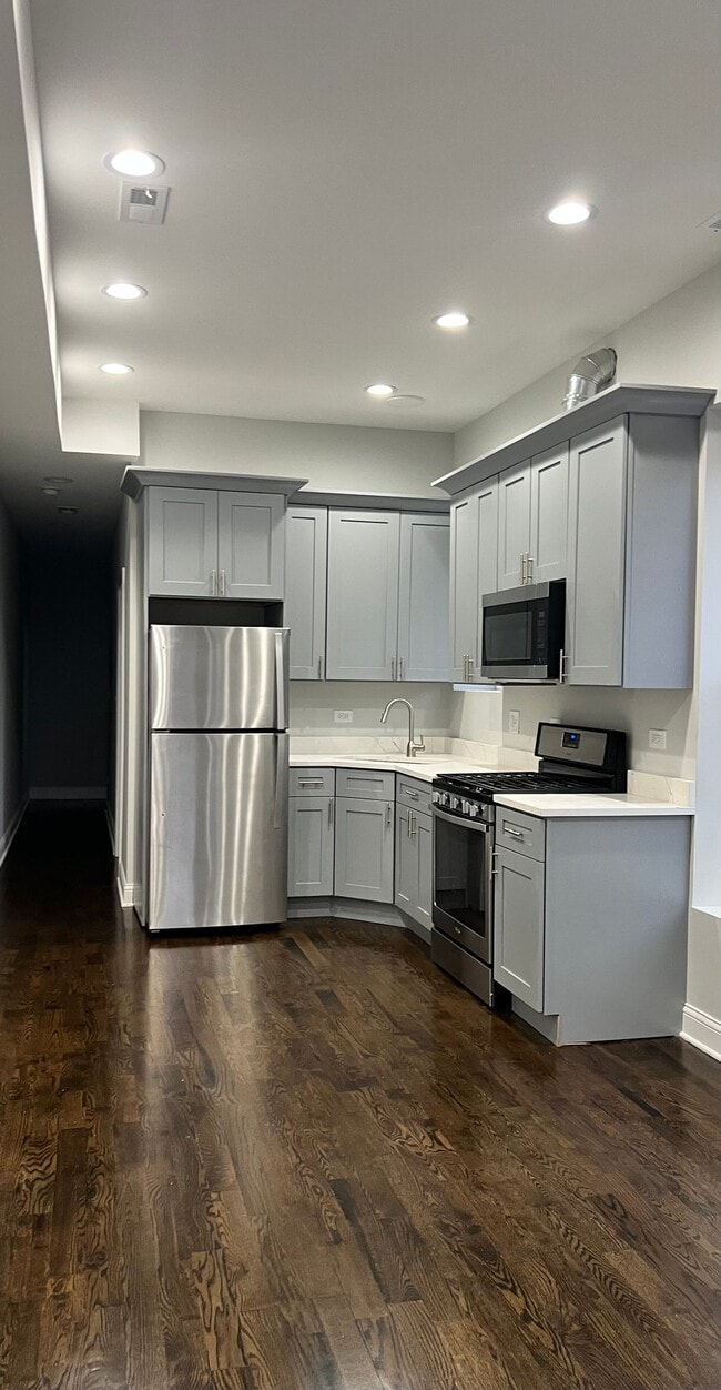 Photo - 2840 W Fulton St Unit 2F