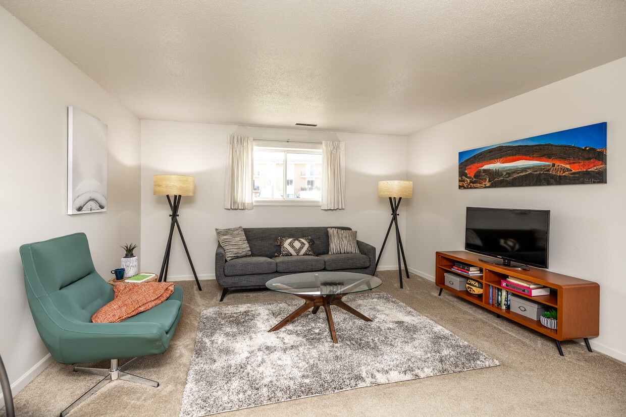 Photo - Scotsdale Apts