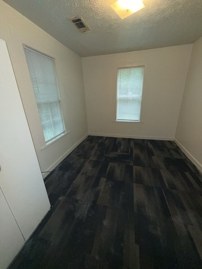 Photo - 2916 Thomas St