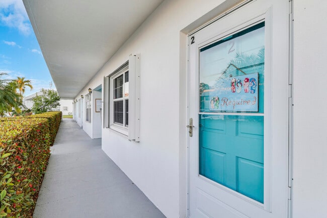 Building Photo - 2929 SE Ocean Blvd Unit 112-2