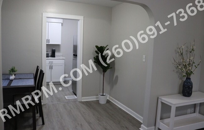 Photo - 1704 Sprunger Ave