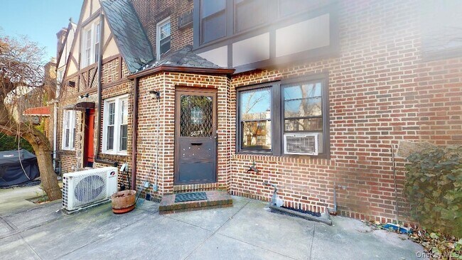 Photo - 68-24 Juno St