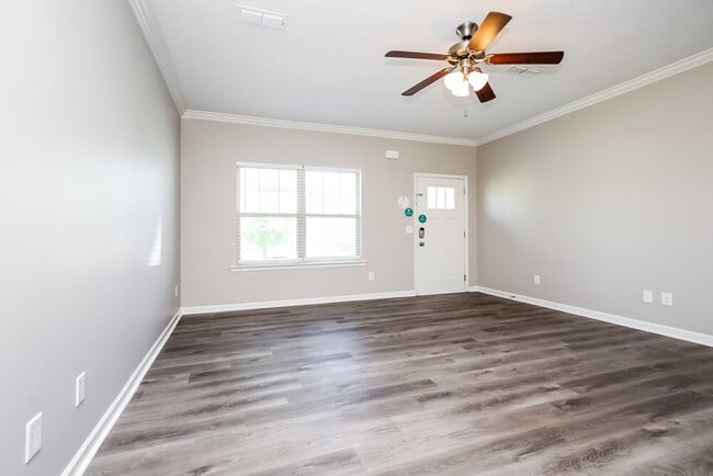 8003 Lakota Ct