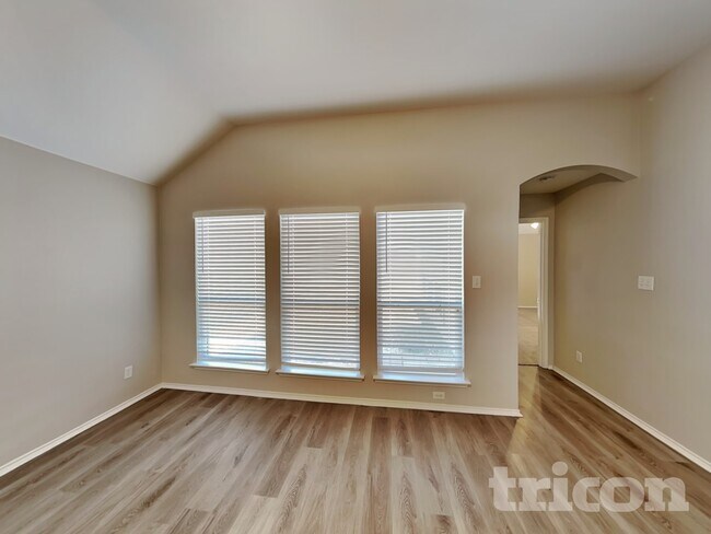 Photo - 1609 Hillside Dr