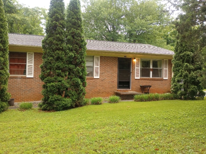 Photo - 2906 State Park Rd House