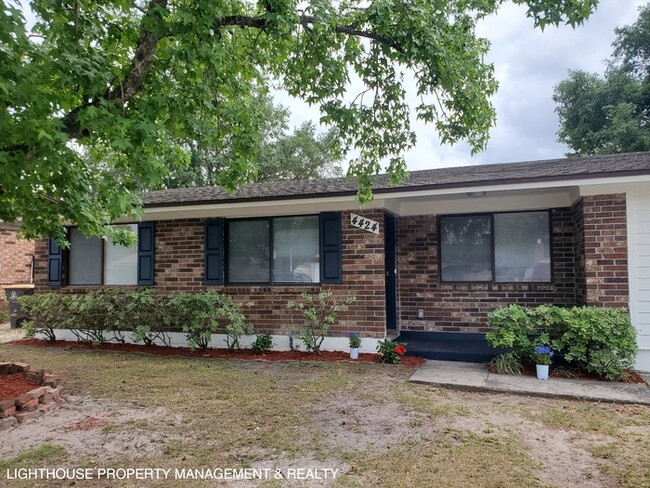 Charming 4 Bed/2 Bath Home! - Charming 4 Bed/2 Bath Home!