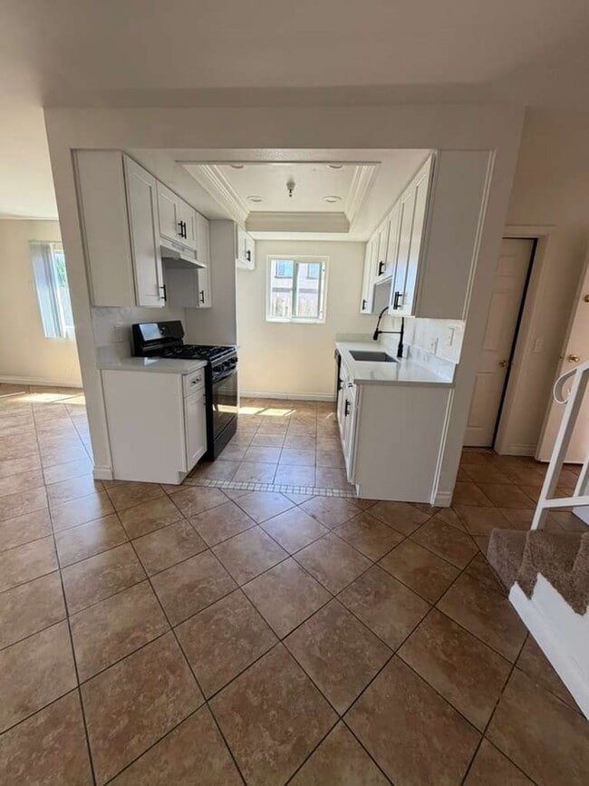 14892 Harper St Unit B