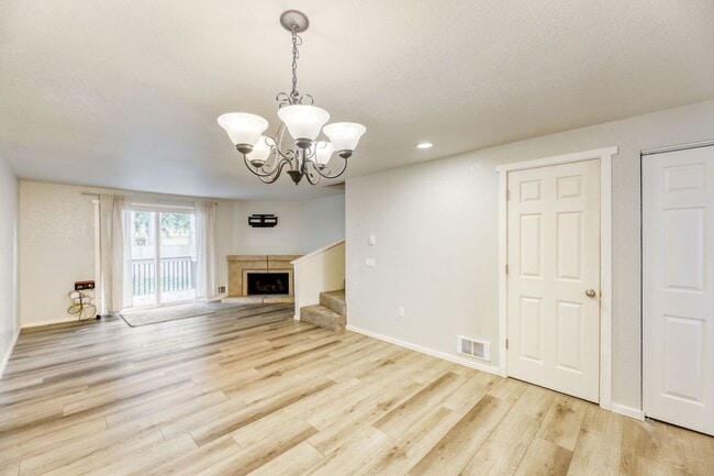 Photo - Updated and Well-Equipped 2 Bedroom 1.5 Bath Lynnwood Townhouse!