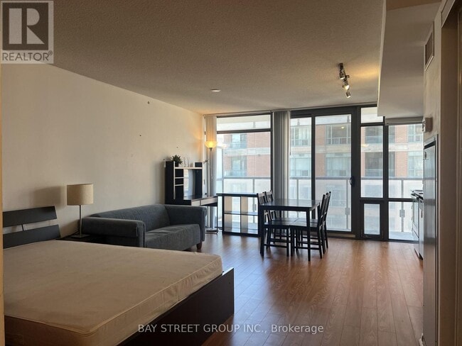 Photo - 37 Grosvenor St Unit 605