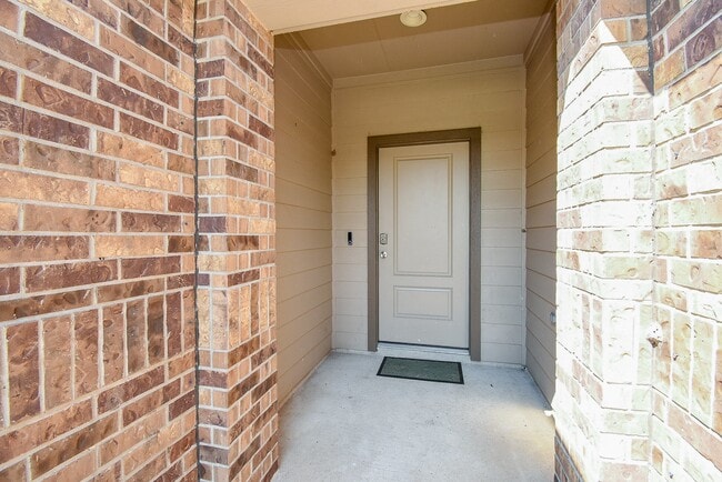 Building Photo - 8222 Hush Hts Dr Rental