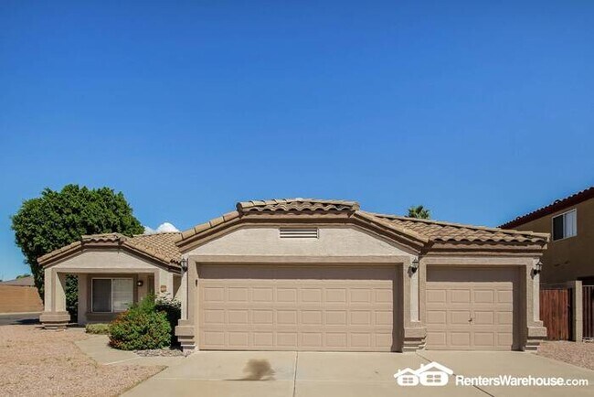Stunning 4 bedroom with 3 car garage! - Stunning 4 bedroom with 3 car garage! House