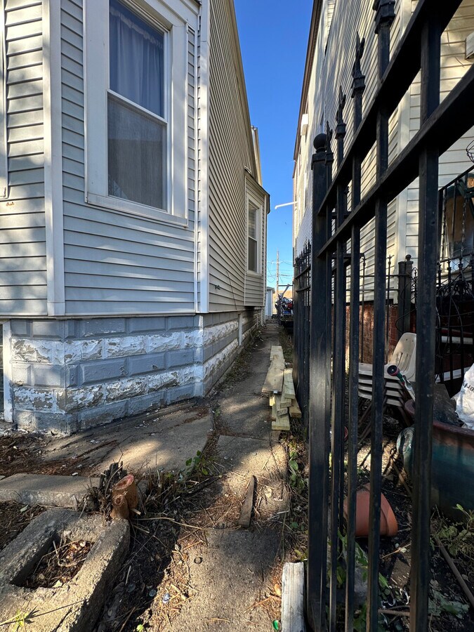 Photo - 3836 W Wabansia Ave