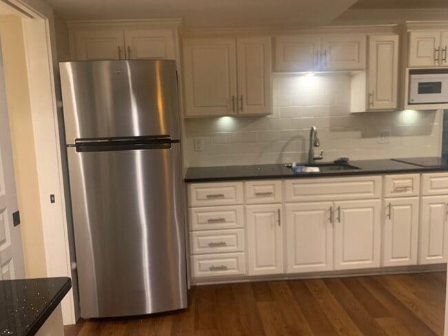 Photo - 2320 Elmwood Dr SE