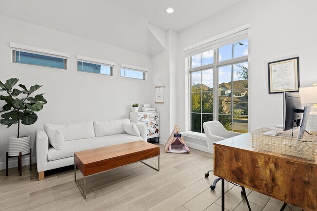 Photo - 1909 Sir Nathaniel Ln