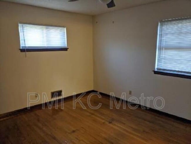 Photo - 11035 Stark Ave