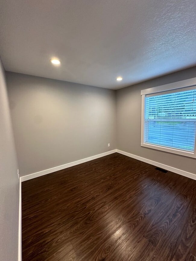 Photo - 1670 Westwind Cir